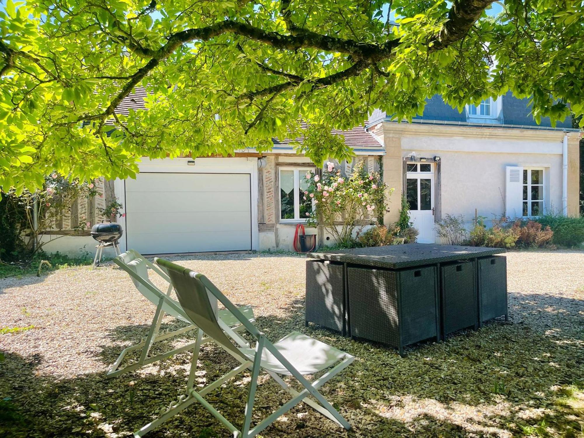 Maison Chaleureuse De 4 A 12 Personnes Neuville-aux-Bois Екстер'єр фото